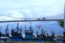 Cấm xe qua cầu Thuận Phước trong 5 ngày