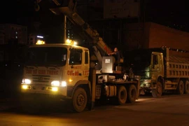 Kêu đồng bọn tới cản trở lực lượng chức năng, ‘giải cứu’ xe quá tải