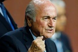Chủ tịch FIFA hối thúc…'cứu' bóng đá châu Âu