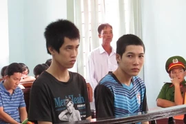 Đến xin giảng hòa bị bạn đâm chết
