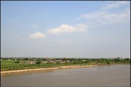 Phát hiện thi thể người mẹ trẻ cạnh UBND xã