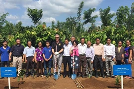  Đại sứ Mỹ thăm Tây Nguyên