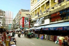 Tiểu thương chợ vải được thuế mời làm việc