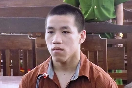 Bị bắt về tội trộm, lòi thêm tội khác nặng hơn