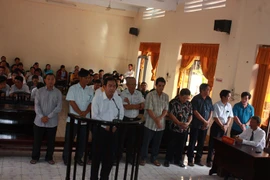 10 cán bộ hải quan Kiên Giang bị đề nghị 5 đến 7 năm tù 