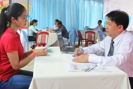 Công nhân đi vệ sinh phải xin phép, có đúng luật?