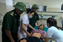 Cứu sống 4 thuyền viên trôi dạt hơn 100 km trên biển