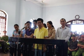 Ra tòa, cựu trinh sát tố Trần Minh Lợi lấy 220 triệu