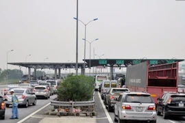 Nộp phí sử dụng đường bộ không cần dừng xe
