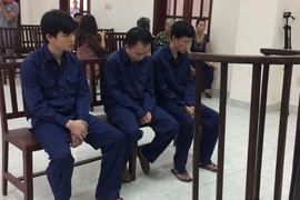 Giằng co với tên cướp, bị kéo lê gần 5 m