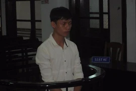 Trộm xe không biết bẻ khóa, dắt đi tìm... thợ