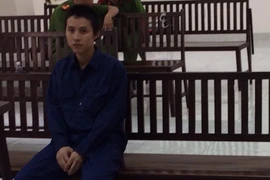 Giao xi măng rồi trộm gạch