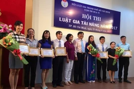 Hội thi Luật gia tài năng 2017