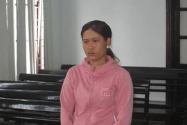Được tại ngoại nuôi con nhỏ, đẻ liên tục để né đi tù