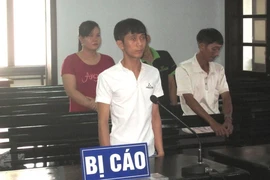 Nghi ngờ kiểm tra, lòi ra tội phạm