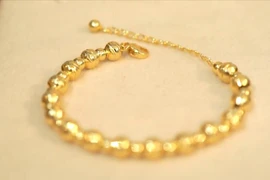 Thợ xây trộm tiền, vàng của chủ nhà