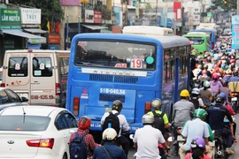 Người dân TP ùn ùn nghỉ Tết Dương lịch sớm