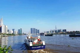 Tết tây, nhiều người chọn đường thủy tới Vũng Tàu
