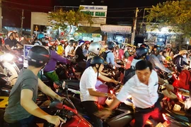Thủ Đức: Kẹt xe kéo dài 4 giờ đồng hồ
