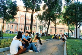 Lắp camera 2 công viên ở trung tâm TP.HCM