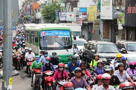 TP.HCM sẽ có xe buýt mini đón khách tại hẻm nhỏ