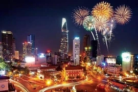 Đi xem bắn pháo hoa đường nào để không bị kẹt?