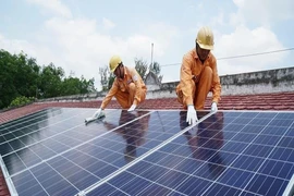 Dân Bình Thuận ‘đua nhau’ lắp đặt điện mặt trời