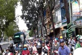 Đường Trường Sa, Hoàng Sa giờ cũng kẹt cứng