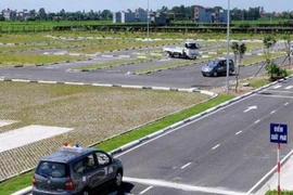 Sử dụng điện thoại khi thi bằng lái sẽ bị cấm thi 5 năm