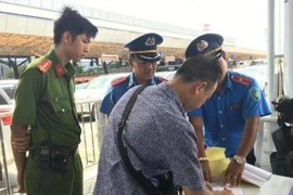Xử lý nhiều xe không có hợp đồng tại sân bay Tân Sơn Nhất