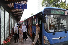 Những ai được đi xe buýt miễn phí?