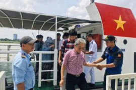 Người dân trải nghiệm tour du lịch mới dọc sông Sài Gòn