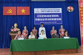 Trả gần 2 tỉ đồng cho khách hàng bán điện mặt trời áp mái