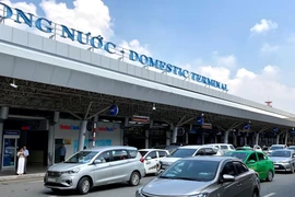 TP.HCM tăng cường xử lý xe hợp đồng, taxi 'chặt chém' ở sân bay Tân Sơn Nhất