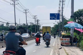 Phân luồng giao thông trên đường Phan Văn Hớn