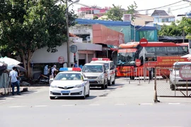 Xe buýt, taxi, xe công nghệ, xe du lịch... ở TP.HCM sẽ chạy lại từ ngày 5-10