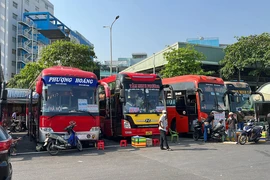 TP.HCM: 'Điểm mặt' những cửa hàng xăng dầu cho xe đón trả khách sai