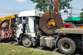 Hiểm hoạ từ những cuộn sắt thép trên container