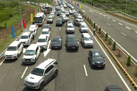 Làm xong cao tốc, Tiền Giang hết kẹt nhưng Đồng Tháp lại tắc