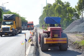 Lý do 2.6 km đường Đồng Văn Cống thi công hơn 2 năm chưa xong