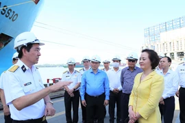 Bộ trưởng Bộ Nội vụ thăm và làm việc tại Tổng Công ty Tân Cảng Sài Gòn 