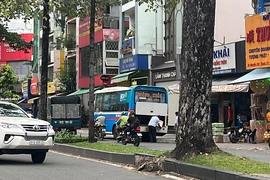 Phó Chủ tịch UBND TP Bùi Xuân Cường chỉ đạo xử lý xe dù, bến cóc
