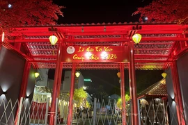"Phố ông đồ" rực rỡ trước ngày mở cửa đón khách