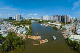 Cầu Rạch Đỉa, huyện Nhà Bè chạy đua nước rút về đích