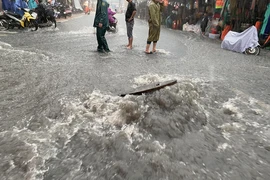 TP Thủ Đức: Mưa ngập chiều tối ngày 15-5 là do vượt thiết kế hệ thống thoát nước