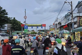 Người dân về nghỉ lễ 2-9, cửa ngõ phía Đông TP.HCM dần đông đúc