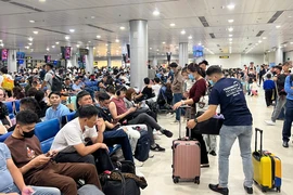 Ngày cuối cùng của năm, sân bay Tân Sơn Nhất vẫn đón đưa hơn 100.000 hành khách 
