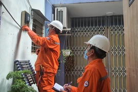  Sử dụng điện ra sao để hạn chế hóa đơn tiền điện tăng cao?