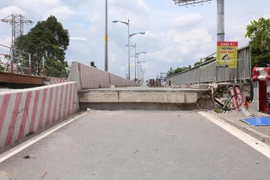 Cầu Bình Triệu 1 đã hoàn tất việc nâng tĩnh không cầu