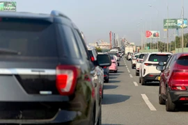Cao tốc, cửa ngõ TP.HCM ùn ứ sau kỳ nghỉ Tết kéo dài